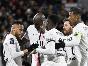 نيمار ومبابي يقودان باريس سان جيرمان لسحق كليرمون فوت