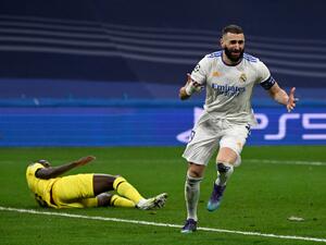 بنزيمة يقود ريال مدريد لنصف النهائي