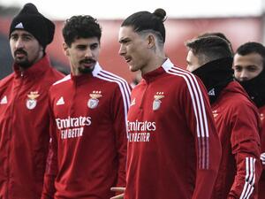 نونيز (وسط) يقود بنفيكا اليوم أمام ليفربول