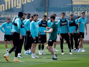 فياريال في مهمة صعبة أمام ليفربول (المصدر: أ ف ب)