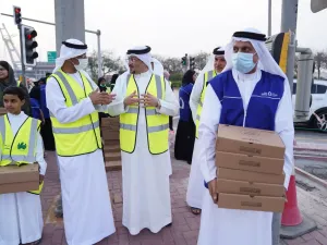 Dubai Customs Distributes 10,000 Meals to Motorists 