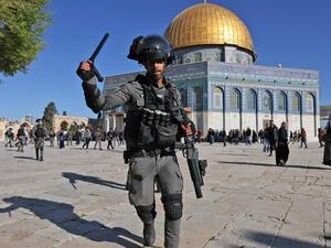 Israeli police in Al Aqsa 