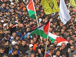 Hamas and the PA condemn Israeli killing of three Palestinians in Jenin.