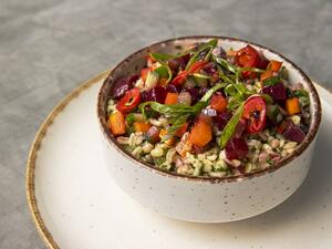 Etihad Airways Collaborates With Emirati Chef on Special Inflight Ramadan Menu  