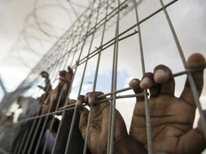 وصل عدد الأسرى الذين يقضون أحكاما بالسجن المؤبد إلى 549 أسيرا