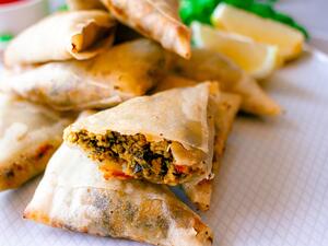 مطبخ رمضان: حشوة الدجاج للمقبلات والسمبوسة 