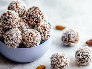 مطبخ رمضان: كرات تمر بالكاكاو وجوز الهند