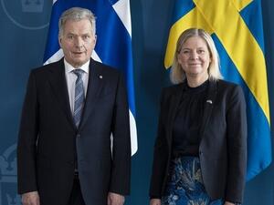 رئيسة الوزراء السويدية ماغدالينا أندرسون والرئيس الفنلندي سولي نينيستو