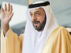 عاش الشيخ خليفة مع عائلته في مدينة العين 