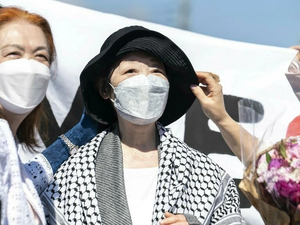 Shigenobu (center) out of prison 