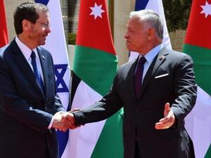 منصب الرئيس الإسرائيلي شرفي إلى حد بعيد.