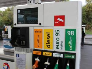 حظر بيع "سيارات البنزين والديزل" بالاتّحاد الأوروبي بحلول 2035