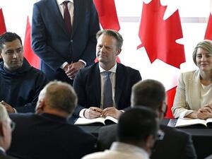 تسوية لنزاع إقليمي عمره نصف قرن بين الدنمارك وكندا