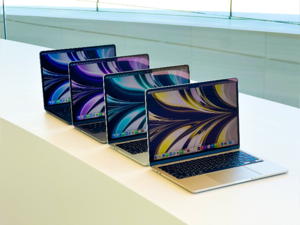 Apple Unveils MacBook Air 2022 with Revamped Design 