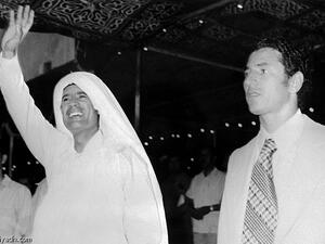 جلود والقذافي 