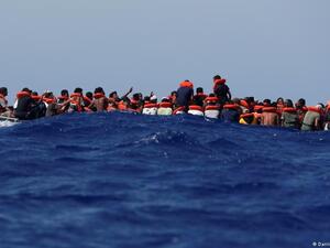 مصرع 8 مهاجرين بغرق قارب مطاطي بالمغرب