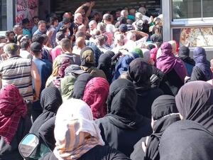 ازدحام شديد أمام مخابز لبنان