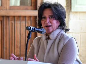 من بنت الصباح الى مي آل خليفة: فخورة بك