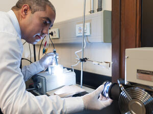 Research of AUC Professor Nageh Allam And A Team of Students on Recycling Lithium-Ion Batteries Recognized By Wiley As Top Cited