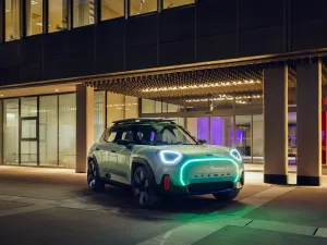 The MINI Concept Aceman: the first all-electric crossover model in the new MINI family. 