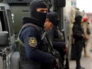 عناصر من الأمن المصري