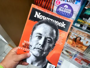 Elon Musk Reacts to Photo of his 1995 Business Card