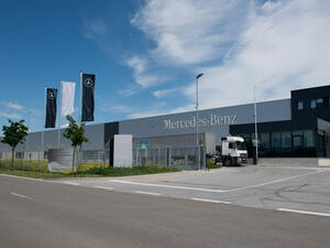 Mercedes-Benz Egypt on Track to Open Logistics Hub in Suez Canal Economic Zone 