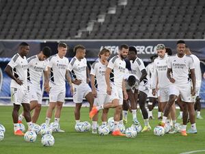 Real Madrid's team attends a training session on the eve of the UEFA Super Cup football match between Real Madrid vs Eintracht Frankfurt in Helsinki, on August 9, 2022. (Photo by JAVIER SORIANO / AFP)