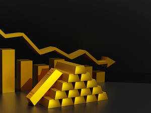 تكبد أسعار الذهب عالميًا خسارة تفوق 5 دولارات
