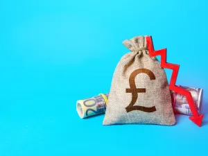 UK: GDP Plummets 11 Percent in 2020, Worst Since 1709