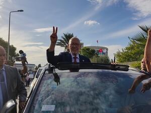 وقال دفاع الغنوشي ان التحقيق معه تركز على تصريحات سابقة ادلى بها زعيم حركة النهضة