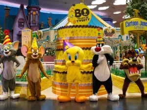 Warner Bros. World™ Abu Dhabi Celebrates “80 Years of Tweety” With Entertainment for Guests of All Ages