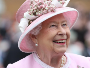 The Crown Pauses Filming Following Queen's Death 