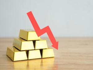 تراجع أسعار الذهب عالميًا بأكثر من دولارين