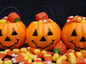 أفكار من الكاندي لتزيين مائدتك في عيد الهالوين