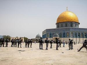 الاحتلال يعتقل 5 مرابطين من المسجد الأقصى