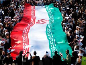 إيران بين ثورة الكاسيت والإنترنت!