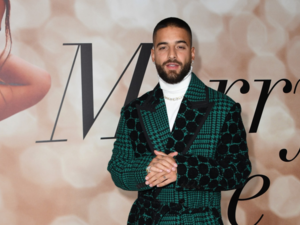Female Fan Gifts Maluma her Bra