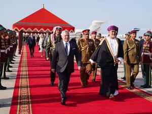 King Abdullah II, Queen Rania and Crown Prince Al Hussein are received by Sultan Haitham bin Tarik of Oman. (RHCJO/ Twitter) King Abdullah