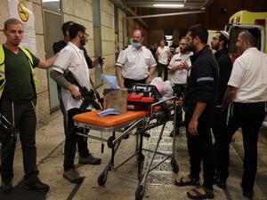 اسعاف جرحى عملية كريات اربع في الخليل