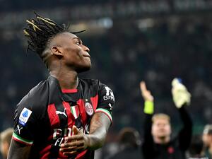 AC Milan's Portuguese forward Rafael Leao celebrates his team victory during the Italian Serie A football match between AC Milan and Juventus at the San Siro stadium in Milan on October 8, 2022. (Photo by Isabella BONOTTO / AFP)