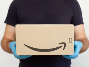 Amazon Freezes Corporate Hiring in Retail Amid Slow Growth