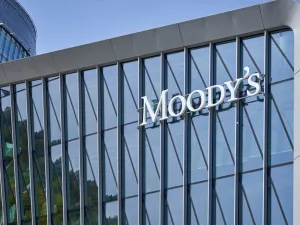 Moody's Downgrades 5 Pakistani Banks' Ratings
