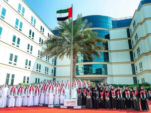 مجموعة اينوك ترفع علم الدولة احتفالاً بيوم العلم الإماراتي