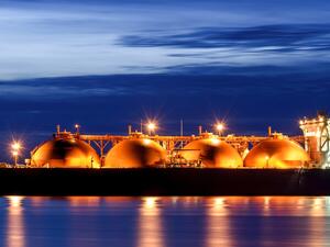 Under this agreement, GE will accelerate development for the use of 100% hydrogen as a low carbon fuel for gas turbines  GE Gas Power and Shell sign Development Agreement to collaborate on LNG Decarbonization Pathway Using Hydrogen