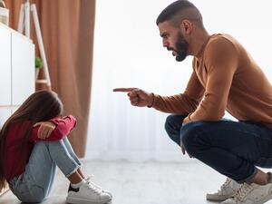 طبيب البوابة: تربية الأطفال بقسوة تجعلهم متمردون