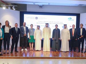 مجموعة دلسكو توقع تعهد الشركات الإماراتية المسؤولة عن المناخ