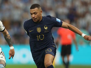 France's forward #10 Kylian Mbappe during the Qatar 2022 World Cup final football match between Argentina and France at Lusail Stadium in Lusail, north of Doha on December 18, 2022. (Photo by Adrian DENNIS / AFP)