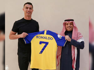 Portuguese football star Cristiano Ronaldo with Al Nassr club president Musalli Al Muammar. (Instagram/@alnassr_fc) Cristiano Ronaldo