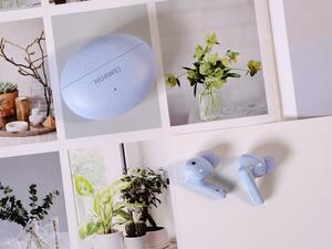 يعد الصوت عالي الجودة وتقنية إلغاء الضوضاء النشطة أمرًا مهمًا للحصول على تجربة صوتية غامرة! سماعات HUAWEI FreeBuds 5i توفّر كلاهما وأكثر